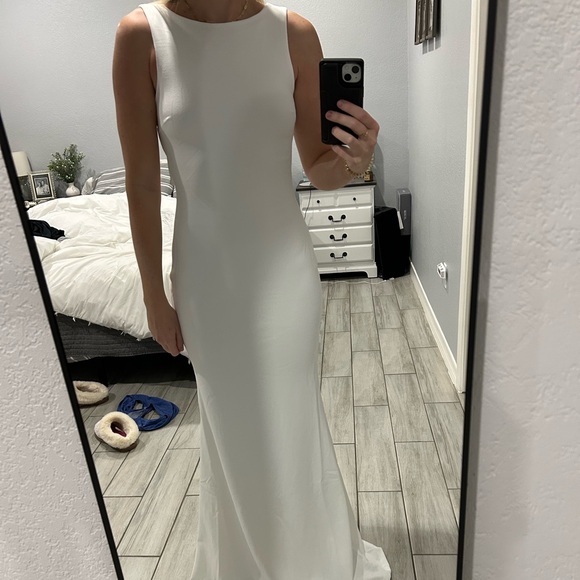 White casual or beach wedding dress. - Picture 7 of 7